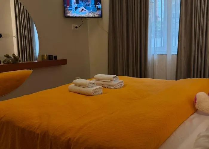 Goldenhour アパート ティラナ