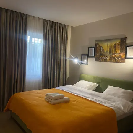 Apartamento Goldenhour Tirana